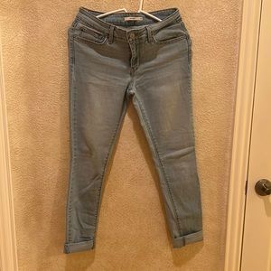 Levi’s 711 light wash skinny jeans